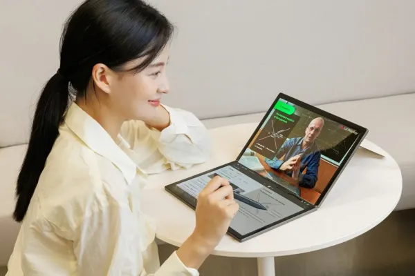 LG Display Announces Mass Production of 17-Inch Foldable OLED Panel for Laptops