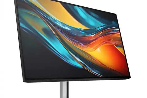 HP 732PK 31.5-Inch Monitor has 4K Resolution, Thunderbolt 4, and Built-In KVM Switch