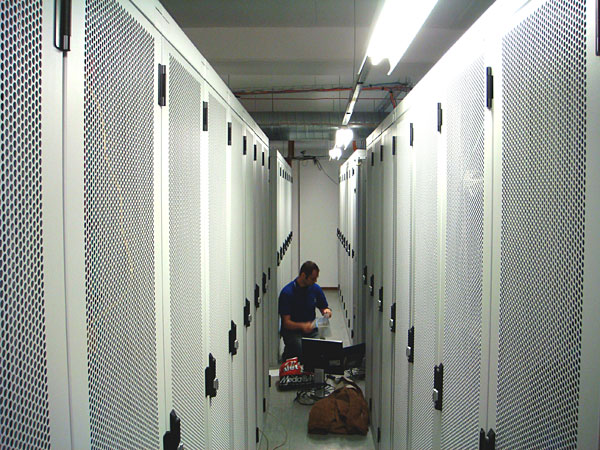 Behind the Scenes of Guru3D - Servers 2008
